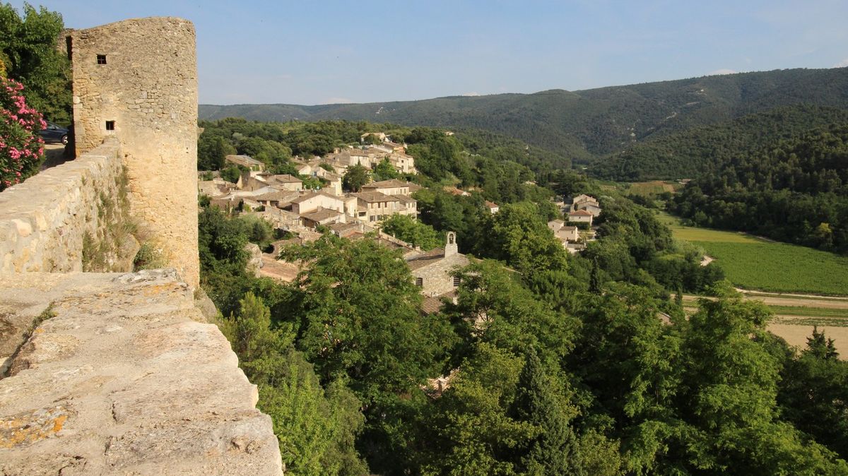 Provence není zdaleka jen levandule, za návštěvu stojí i spousta malebných horských vesnic